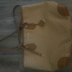 Michael kors medium tote
